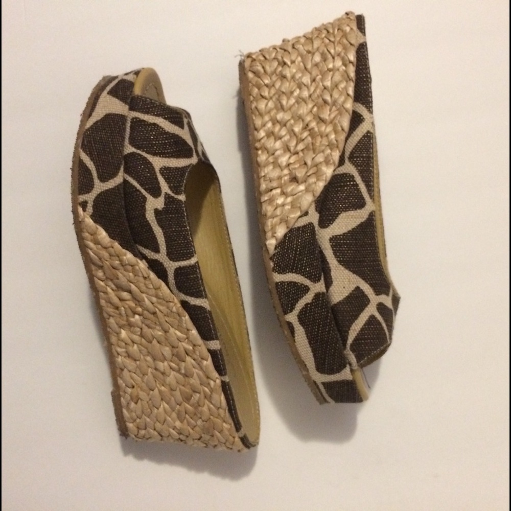 Chinese Laundry Ladies Wedge Shoes.
